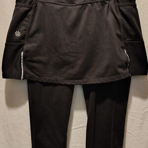 Athleta Be Free Skirted 2 In 1 Three Pocket Black Capri Leggings Size Small